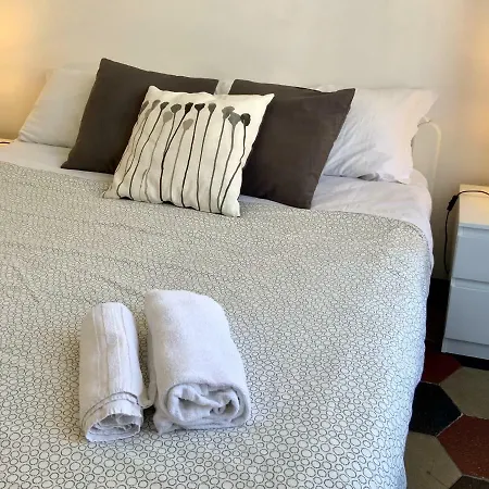 Le Rondini A * روما